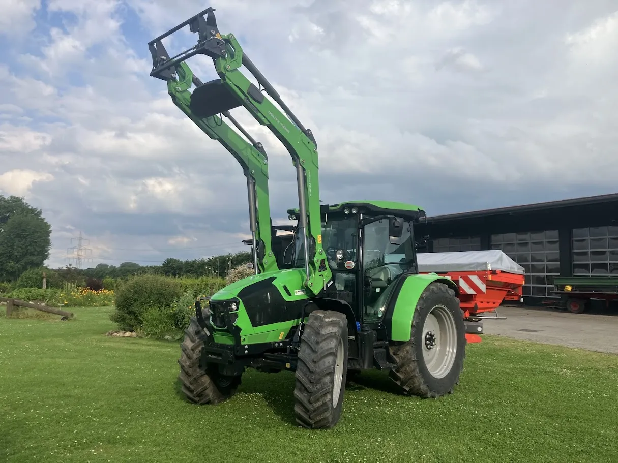 Deutz Fahr Schlepper 5125 GS mit Frontlader